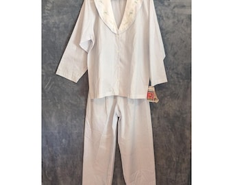 Vintage Vandemere Pajama Set Size M Top Pants Embroidered Flowers Grannycore NWT