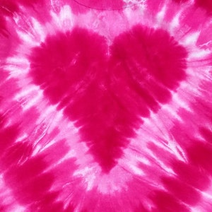 Vintage 90’s pink tie dye heart baby tee