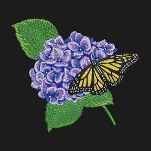 Peut inclure: Broderie d'un papillon monarque aux ailes jaunes et noires, posé sur une grappe de fleurs d'hortensia violettes et bleues avec des feuilles vertes. Le fond est noir.