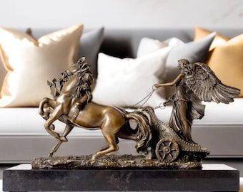 ブロンズ製勝利の女神像：神話の置物、室内装飾（37 cm） - Etsy 日本