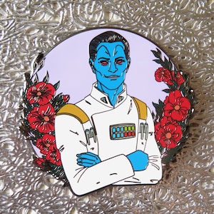 Admiral Thrawn in white uniform Red Flowers Star Wars: The Thrawn Trilogy Fantasy pin badge 6 cm LE 30 art by @iskelan_art