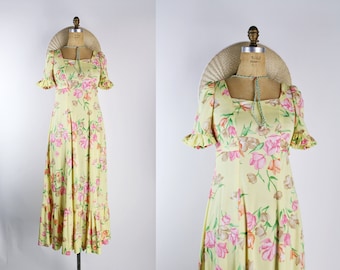 70s Floral Maxi Dres / Yellow Dress / Prairie Dress / Boho / 1970s / Flowy Skirt / Size XS/S