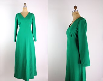 70s Kelly Green Maxi Dress / Tall / 1970s Solid Green Dress / Size M/L