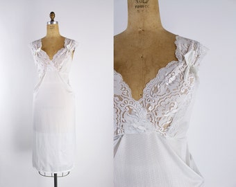 80s white Lace Slip Dress / Wedding Lingerie / White Bow Lingerie / Vintage White Slip / Nightgowns / Size M/L