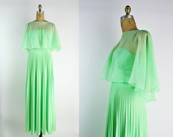 70s Green Pleated Cape Maxi Dress / Mad Men / 1970s Dress / Maxi Dress / Size XS/S