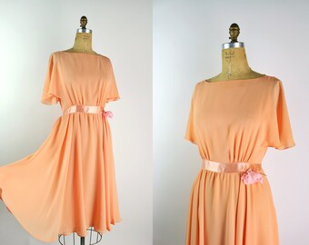 70s Peach Easter Dress / 1970s / Cocktail Dress / Vintage Flowy Dress / Flutter sleeve dress / Size S/M