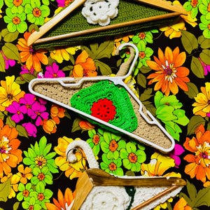 70s Crocheted Clothes Hangers / Set of 11 / 70s decor / crochet hangers / 1970s / boho
