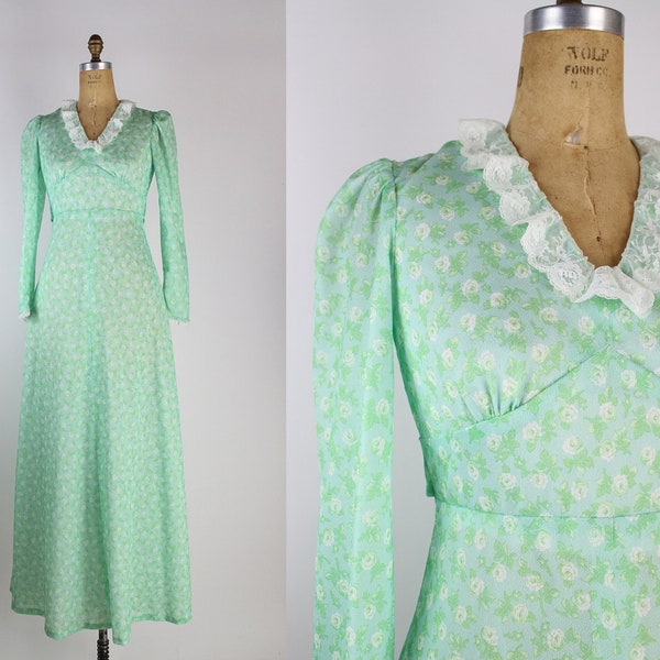 70s Green Floral Maxi Dres / Prairie Dress / Boho / 1970s / Size S/M