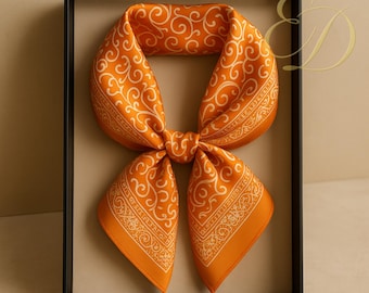 Sciarpa in raso con stampa a spirale arancione – 70 x 70 cm, stile boho, ideale come fascia per capelli (idea regalo)
