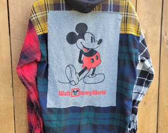 Sudadera con capucha de franela de Mickey reciclada / Espalda con estampado inspirado en Disney / Ropa urbana única