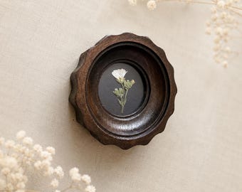 Mini geperste bloemenlijst 2 x 2 inch, handgemaakt botanisch decor, herbariumkunst aan de muur