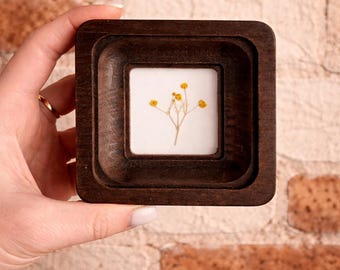 Miniatuur geperste lijst met gele bloemen, botanische muurkunst, houten botanisch decor