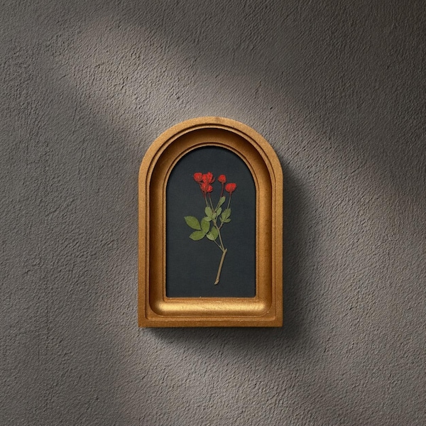 Arched Pressed Rose Frame - Gold Wooden Frame, Botanical Art, Wall Decor