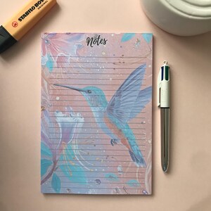 Bloc de notas A5 con diseño de colibrí | Ilustración original del artista | 50 páginas rayadas | Papel de 80 g/m² | Diseño único
