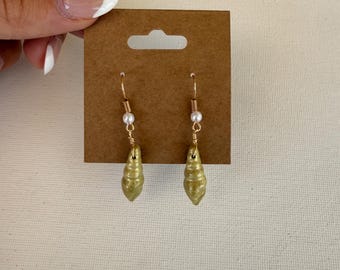 Gold resin shell dangle earrings with pearl! Handmade by me :)