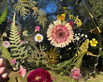 Bandeja de resina con flores prensadas / Bandeja botánica con copos de oro y asas opcionales