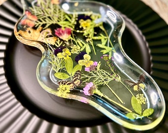Handcrafted Clear Resin Serving Dish | Pressed Flower Butterfly Accent Plate | Botanical Table Decor | Unique Green Display Plate