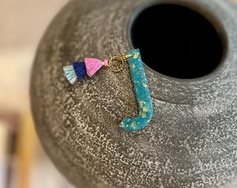 Custom Resin Letter Keychain & Bag Charm: Personalized, Unique, and On-Trend!