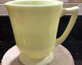 Vintage McKee Depression Custard Yellow Uranium Glass 4 Cup Measuring Pitcher, Retro Kitchen, 1930’s Measuring Large Pitcher