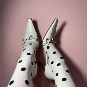 Vintage White Mules – Y2K Pointed Toe Heels with Metal Ring