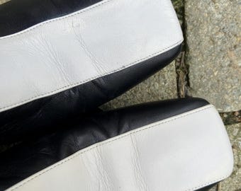 Czarno-białe botki skórzane, wyprodukowane we Włoszech, na grubym obcasie, minimalistyczne, vintage'owe buty z lat 90. z kwadratowymi noskami, rozmiar EU 40