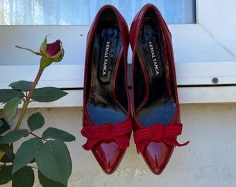 Vintage Red Patent Heels with Bow – Y2K Pointed Toe Pumps – Size EU 36