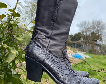 Vintage Black Leather Cowboy Boots Python Texture Made in Italy Western Heeled Boots EU 35 Y2K