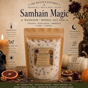 Pode incluir: Uma bolsa vertical de sais de banho de magnésio e minerais Samhain Magic, peso líquido 226 g. A bolsa com frente transparente revela cristais de sal brancos misturados com confetes em forma de estrela. O rótulo apresenta ilustrações botânicas.