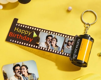 Gepersonaliseerde sleutelhanger met fotorolletje, een persoonlijk herinneringscadeau, een aandenken voor een jubileum.