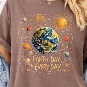 Koszulka z napisem „Dzień Ziemi na co dzień”, koszulka retro z napisem „Dzień Ziemi”, koszulka z motywem „Kosmiczna Planeta Ziemia”, koszulka z grafiką przyjazną dla środowiska, koszulka „Ratujmy naszą planetę”, koszulka „Kosmiczna Ziemia”