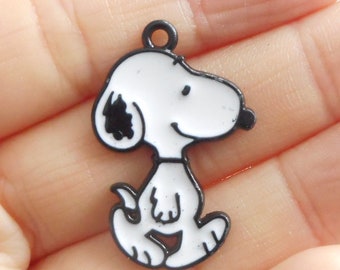 /"Set of 5 X Snoopy The Dog Enamel Metal Charm Pendants 5 Colours Charlie Brown