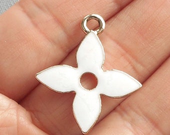 6pcs gold tone enamel clover charm-pick black or white color