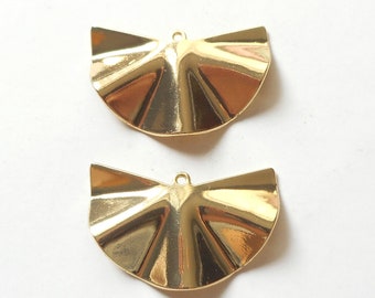 2pcs-shiny 2 sided gold tone Brass Base Fan charm,earring charm 38mmX23mm