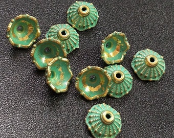 10pcs-10mm Patina gold tone flower beads caps