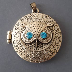 1.5"-Locket pendant-bronze tone big Owl pendant-