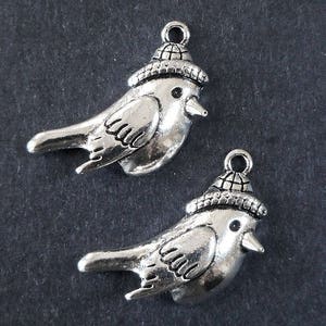 4 peças-pássaro prateado com pingente de chapéu, pingente de jardim, pingente de quintal, pingente de estação