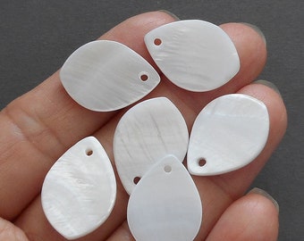 10pcs-drilled natural white MOP mother of pearl shell Leaf charm