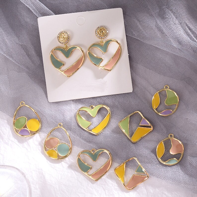2pcs-30mmX26mm gold tone enamel yellow green abstract heart charm