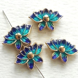 4pcs-2 sided Cloisonne green blue  lotus flower space beads 16mmX11mmX5mm