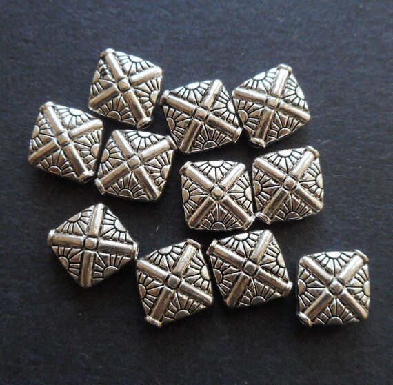 8pcs- silver tone diamond shape beads, DIY jewelry spacers, earring beads