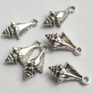 6 piezas - Dije de concha marina en tono plateado 3D de 22 mm x 12 mm