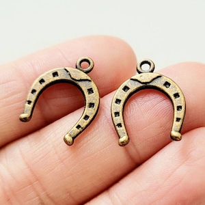 8pcs-2 sided 16mmX13mm bronze tone Horseshoe charm, western charm, cowboy charm, cowgirl charm