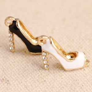 4pcs-enamel white High heel shoe charm w/ Rhinestone -enamel high heel Charm