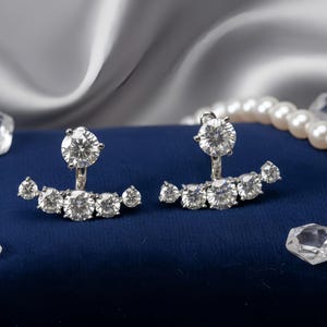 Pendientes de moissanita de 4 quilates con cierre de presión, pendientes tipo arete, pendientes convertibles Smile Studs, solitario de plata de ley, regalo de joyería nupcial para ella.