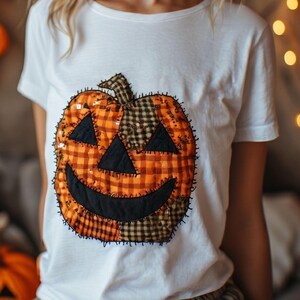 Vintage Patchwork Pumpkin Halloween Shirt, Rustic Quilted Jack O Lantern Tee, Country Farmhouse Fall Top, Cute Spooky October Gift for Her