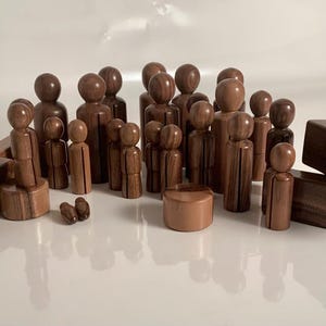 Placa de sistema para constelaciones familiares, torneada a mano en madera.