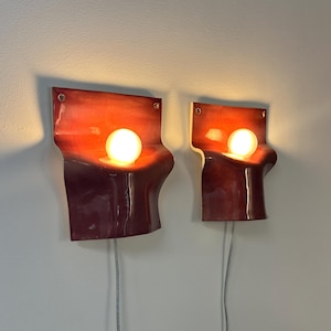Set van twee licht bordeauxrode wandlampen met stekker, dimbaar, geschikt voor slaapkamer, woonkamer en hal, eenvoudig te installeren, moderne wandlamp, minimalistisch design.