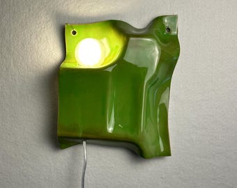 Aplique de parede verde moderno com plugue, lâmpada de cerâmica, iluminação fácil de instalar para quartos, salas de estar e salas de jantar, luz de destaque contemporânea.