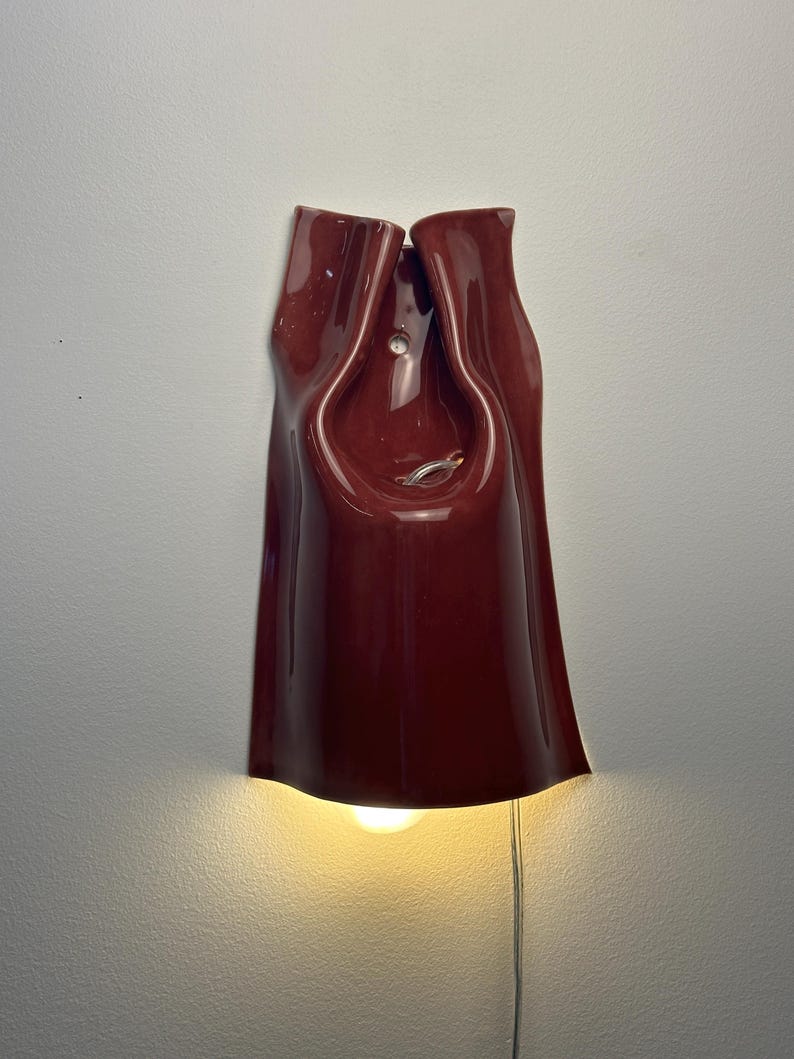 Handgjord vinröd keramisk vägglampa, modern accentlampa med pluggfunktion, stämningsfullt sken (glödlampa ingår) bild 13
