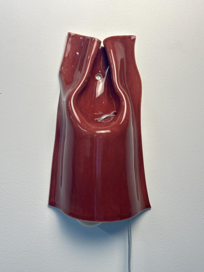 Handgjord vinröd keramisk vägglampa, modern accentlampa med pluggfunktion, stämningsfullt sken (glödlampa ingår) bild 8